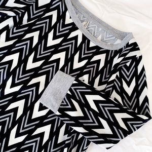 Chevron Pattern 3/4 Sleeve Cropped Pullover Shirt